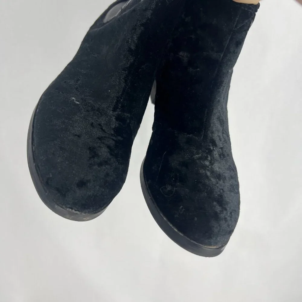 Toms Ella Black Velvet Pull On Ankle Boots, Size 6